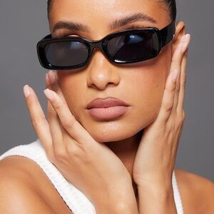 Chic Black Rectangular Sunglasses